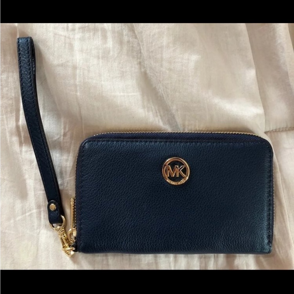 Michael Kors wallet wristlet